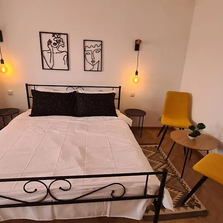 Lazarov - Luxury One And Two Bedroom *