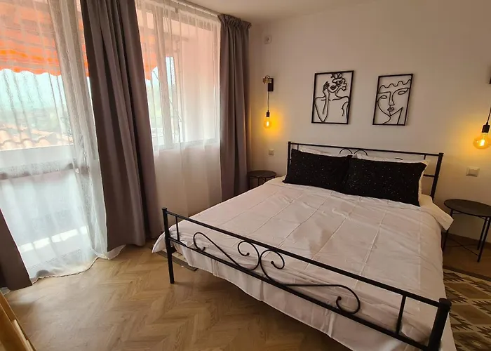 Lazarov - Luxury One And Two Bedroom Veliko Tarnovo