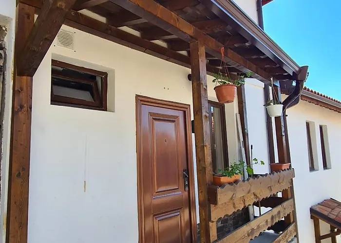 Lazarov - Luxury One And Two Bedroom Apartment