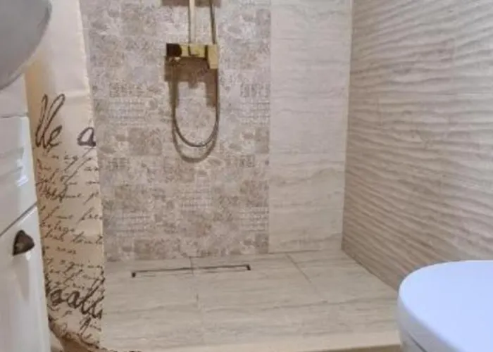 Lazarov - Luxury One And Two Bedroom *